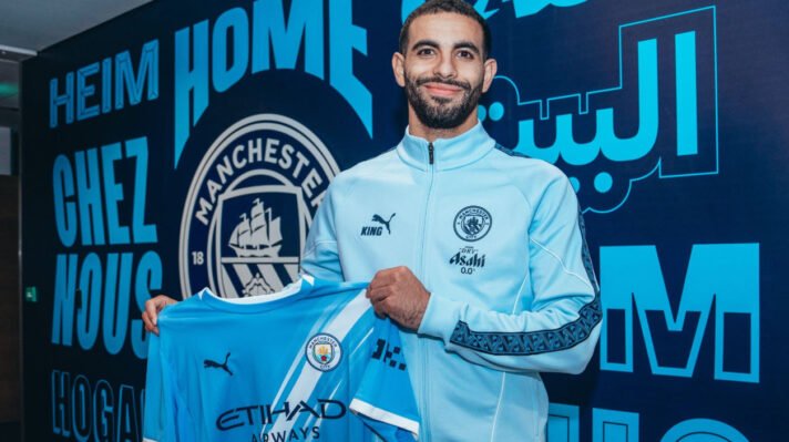 Thích Ứng Với Hệ Thống Manchester City